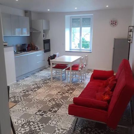 Frasne Logement Entier. Gite Les Brimbelles Esterno foto